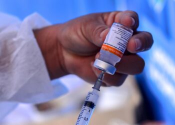 Você pode tomar álcool após a vacina da Covid?