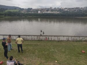 Corpo é encontrado em lagoa da Praça de Eventos, em Ouro Branco Corpo é encontrado em lagoa da Praça de Eventos, em Ouro Branco