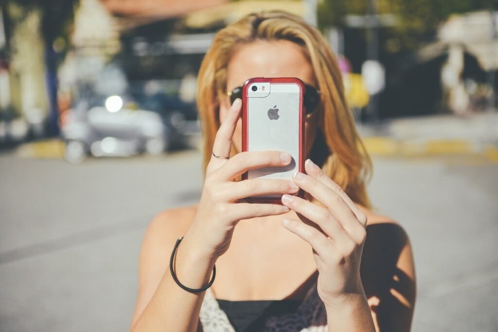 Mais da metade da população brasileira é usuária de celular Mais da metade da população brasileira é usuária de celular