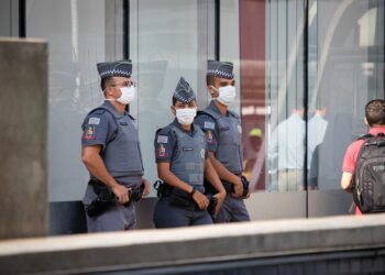 Salários na carreira militar: entenda como funcionam