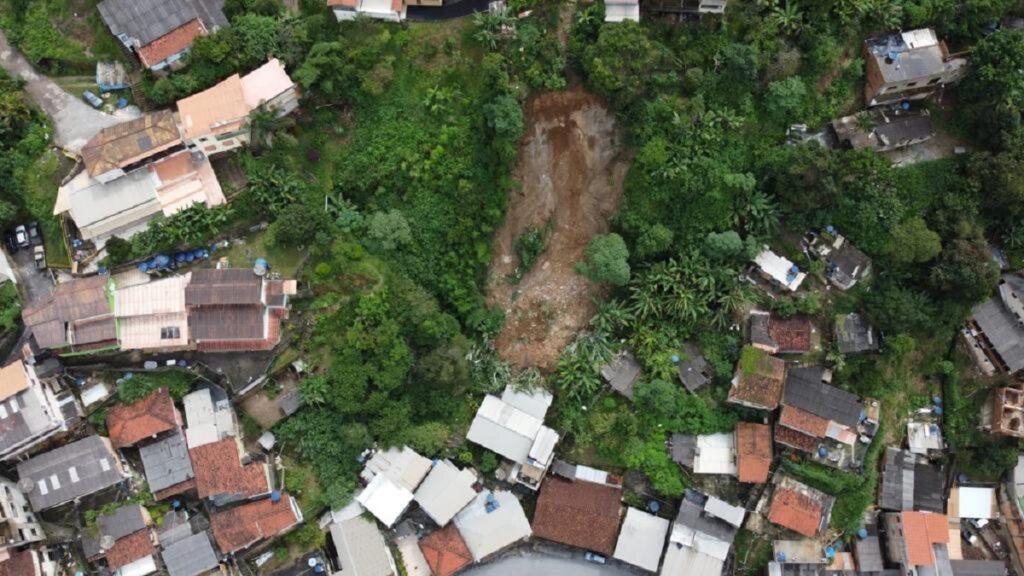 Deslizamento de terra prejudica 32 pessoas em Ouro Preto