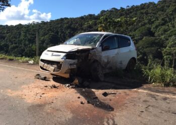 Idoso morre em colisão frontal entre dois carros na MGC-482