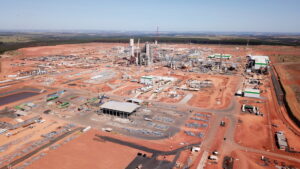 Fábrica de celulose em construção tem vagas de emprego abertas em Minas Fábrica de celulose em construção tem vagas de emprego abertas em Minas