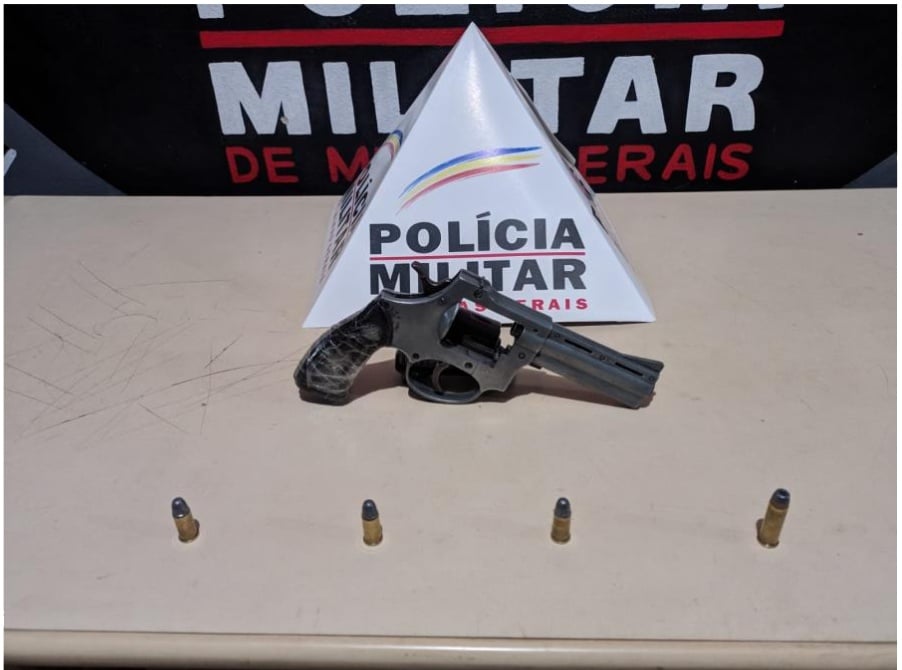 Arma apreendida na ocorrência - Foto: Polícia Militar de Mariana