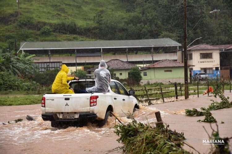 Chuvas: 56 famílias estão desalojadas em Mariana