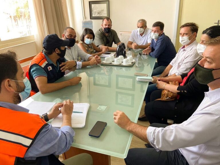 A empresa responsável pelo transporte coletivo em Mariana, Transcotta, esteve em reunião com Juliano Duarte nesta manhã para tratar de alguns pontos do projeto.
