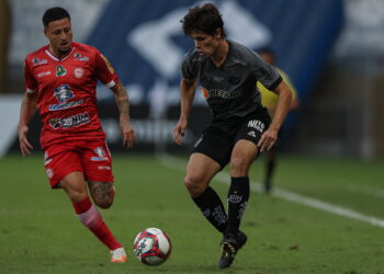 Atlético e Tombense se enfrentam em busca da primeira vitória no estadual