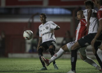 Deixaram a desejar? Estreantes fazem partida irregular pelo Atlético