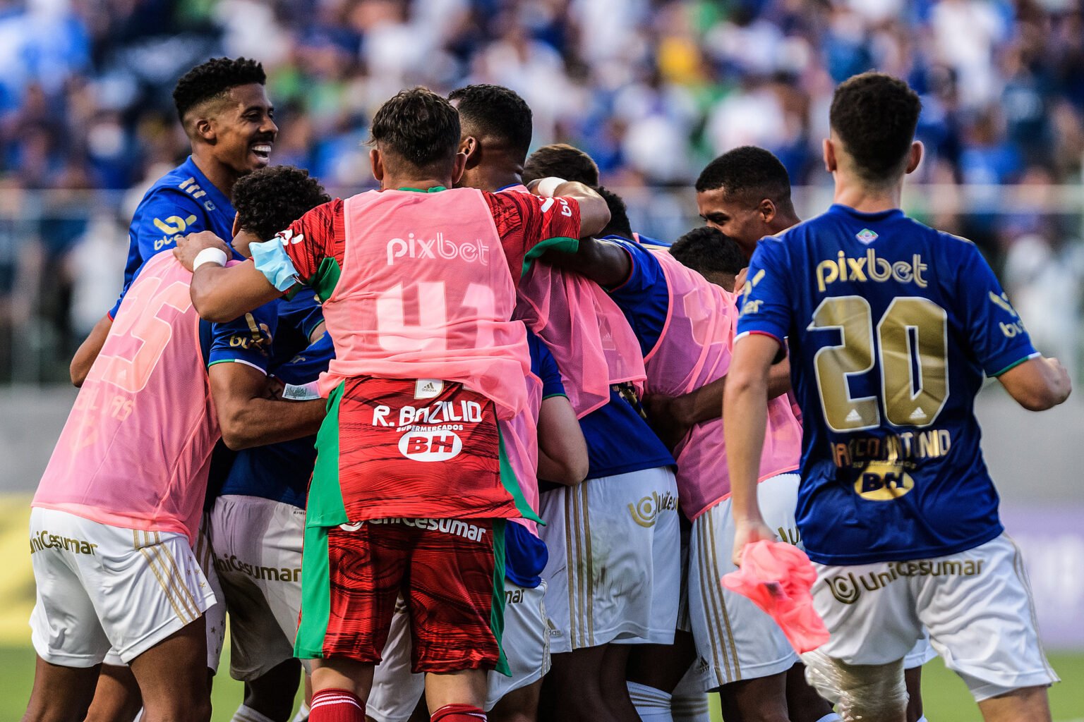 Veja como foi a atuação dos oito estreantes na goleada do Cruzeiro Veja como foi a atuação dos oito estreantes na goleada do Cruzeiro