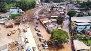 Famílias de Itabirito atingidas pelas chuvas vão receber auxílio de R$ 10 mil Famílias de Itabirito atingidas pelas chuvas vão receber auxílio de R$ 10 mil