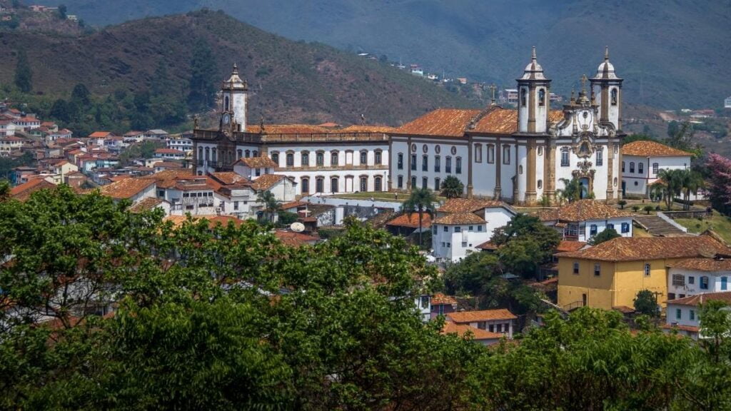 Ouro Preto registra mais de mil novos casos de Covid em três dias