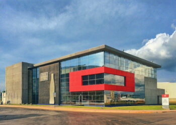 Coca-Cola FEMSA Brasil contrata profissionais para a linha de produção da fábrica em Itabirito