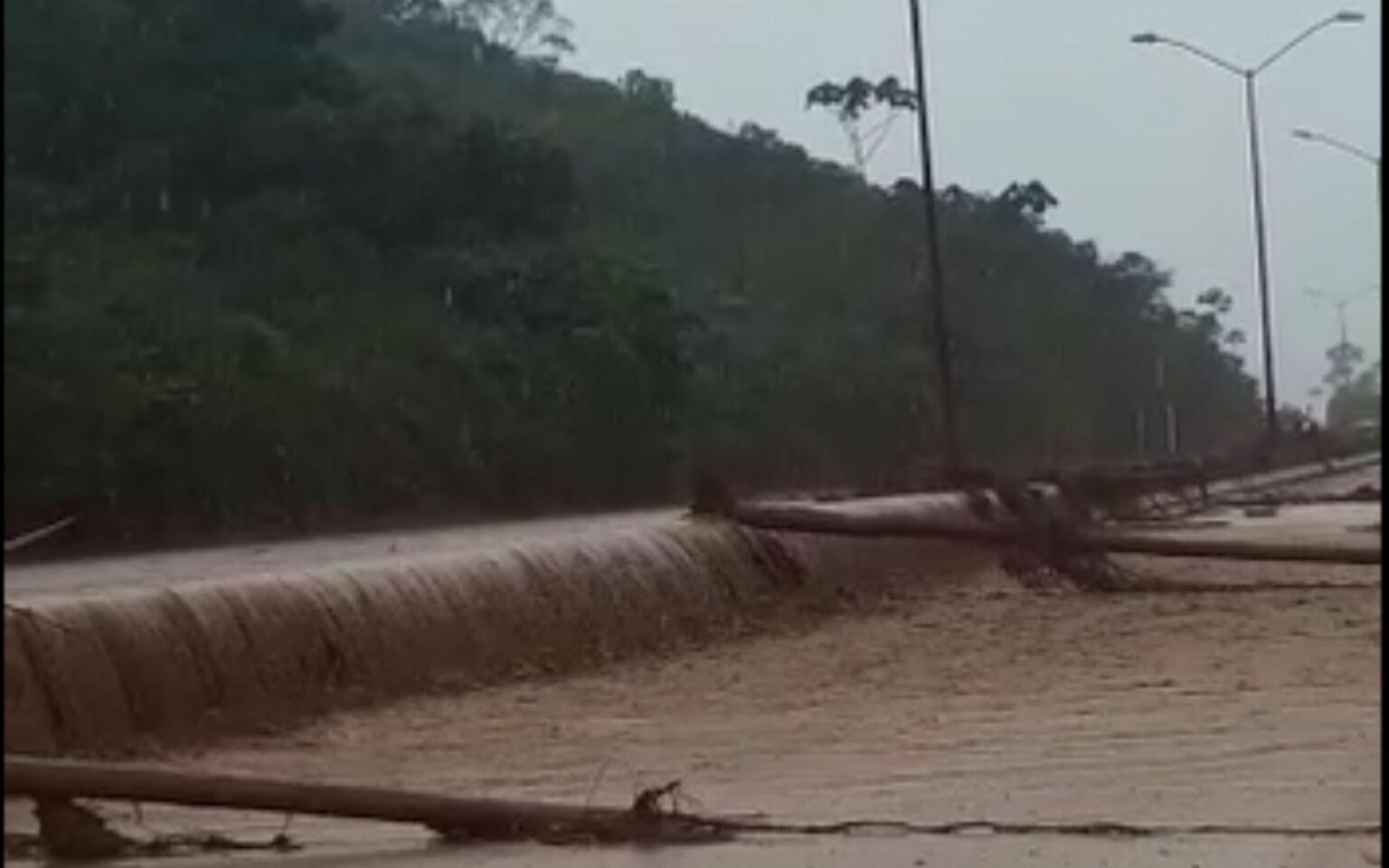Vallourec se manifesta sobre transbordamento do dique e toque de sirene, em Nova Lima