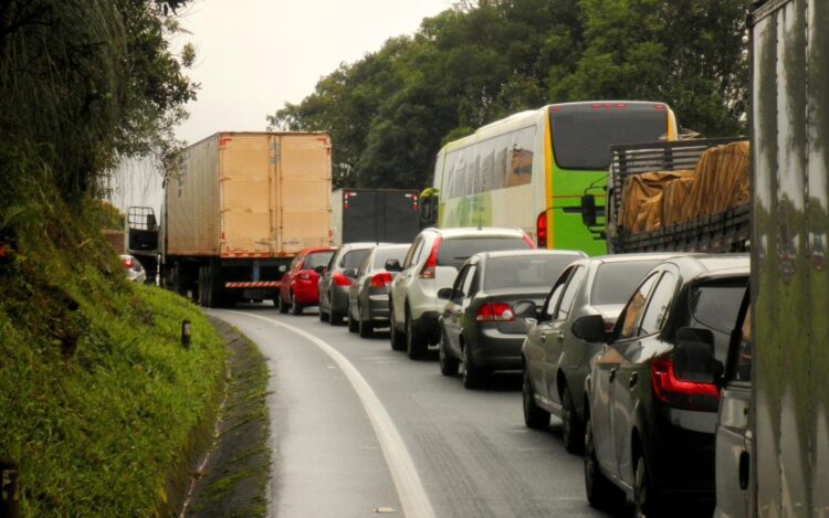 Minas suspende exigência do CRLV 2021 até junho