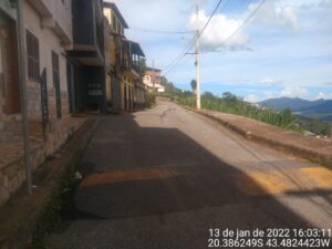 Com risco de deslizamento, 80 famílias são evacuadas do bairro Taquaral, em Ouro Preto Com risco de deslizamento, 80 famílias são evacuadas do bairro Taquaral, em Ouro Preto