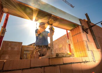 Construtora oferece mais de 100 oportunidades de trabalho para empreiteiros na Grande BH