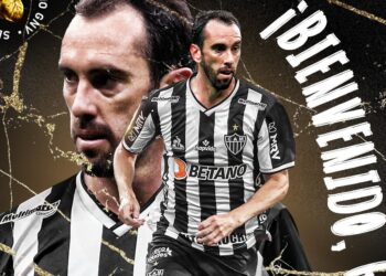 Veja números e salário de Godín, novo reforço do Atlético