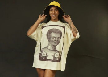 Saiba a história da mineira escravizada estampada na camisa usada por Linn da Quebrada na entrada do BBB22