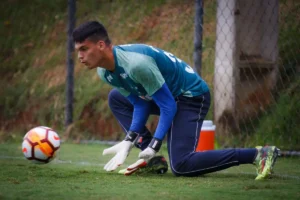 De volta a casa! após experiência europeia, Gabriel Brazão acerta retorno ao Cruzeiro De volta a casa! após experiência europeia, Gabriel Brazão acerta retorno ao Cruzeiro