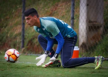 De volta a casa! após experiência europeia, Gabriel Brazão acerta retorno ao Cruzeiro