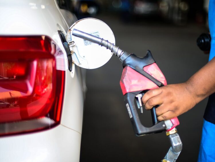 Combustíveis ficarão mais caros em fevereiro