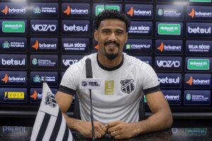 Cruzeiro encaminha acerto com lateral experiente em Série B Cruzeiro encaminha acerto com lateral experiente em Série B