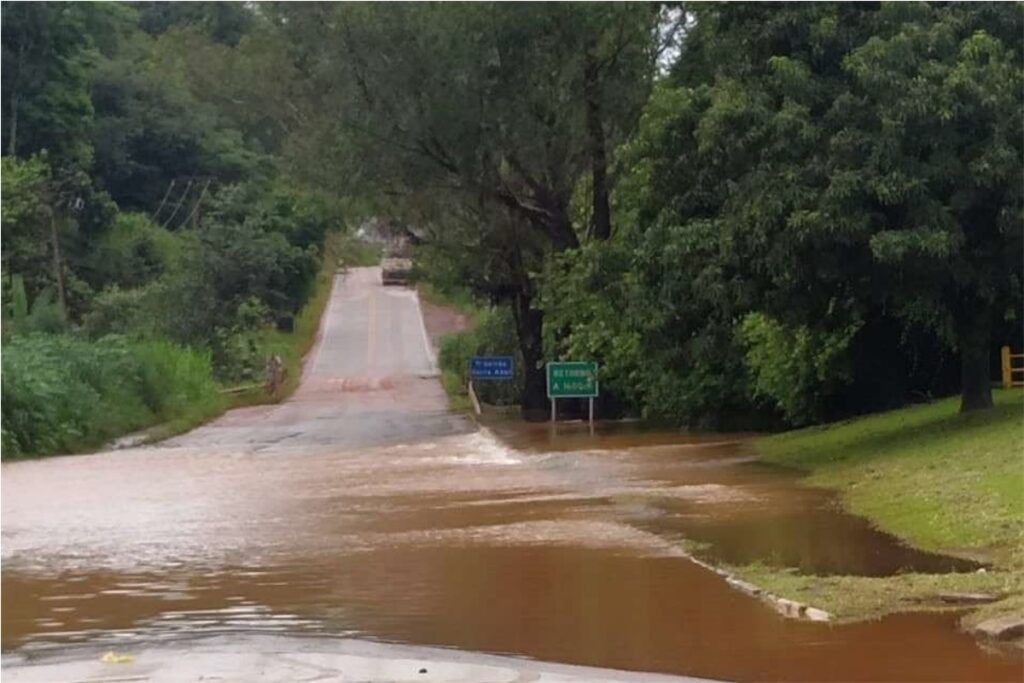 Rodovias de Minas seguem com pontos de interdição na terça-feira