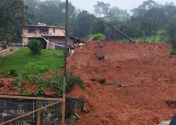 Chuvas em Itabirito causam prejuízos de mais de R$ 100 mil, perda de casas e estabelecimentos