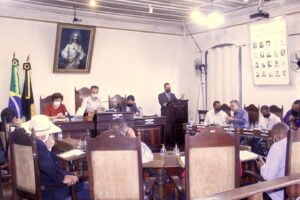 Prefeitura estuda formas de baratear tarifa de água e transporte em Ouro Preto Prefeitura estuda formas de baratear tarifa de água e transporte em Ouro Preto