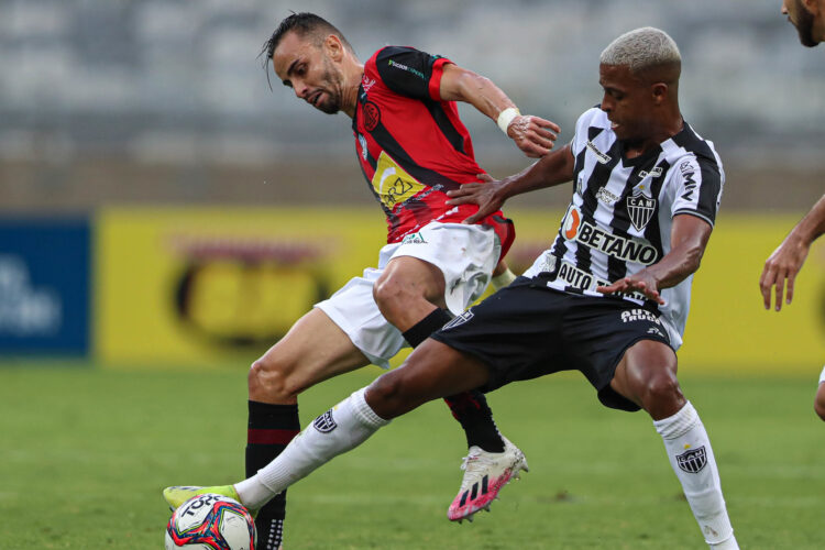 Atlético enfrenta adversário que venceu apenas uma vez na história