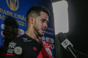 Cruzeiro contrata o zagueiro Oliveira, carrasco do Atlético Cruzeiro contrata o zagueiro Oliveira, carrasco do Atlético