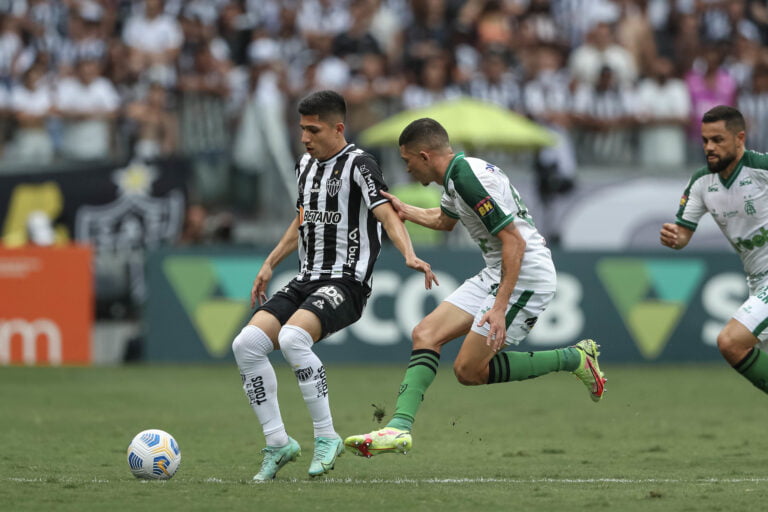 Atlético busca manter hegemonia de seis anos no "Clássico das Multidões" neste sábado