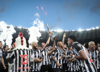 Atlético vence Supercopa e ganha três taças em três meses