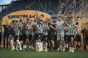 De Chile a Portugal, título da Supercopa do Atlético ganha repercussão internacional De Chile a Portugal, título da Supercopa do Atlético ganha repercussão internacional
