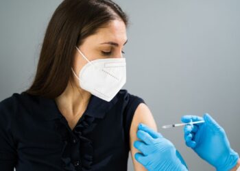 Covid-19: Mariana tem a menor cobertura com dose reforço da região