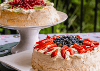 É ELA! Conheça a Pavlova, sobremesa neozelandesa e australiana (receita fácil)
