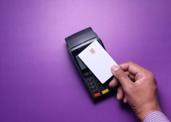 Vantagens e desvantagens dos cartões de crédito e débito