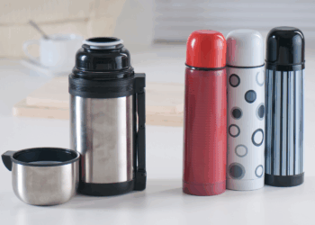 Água quente ou fria? Aprenda a higienizar garrafa térmica