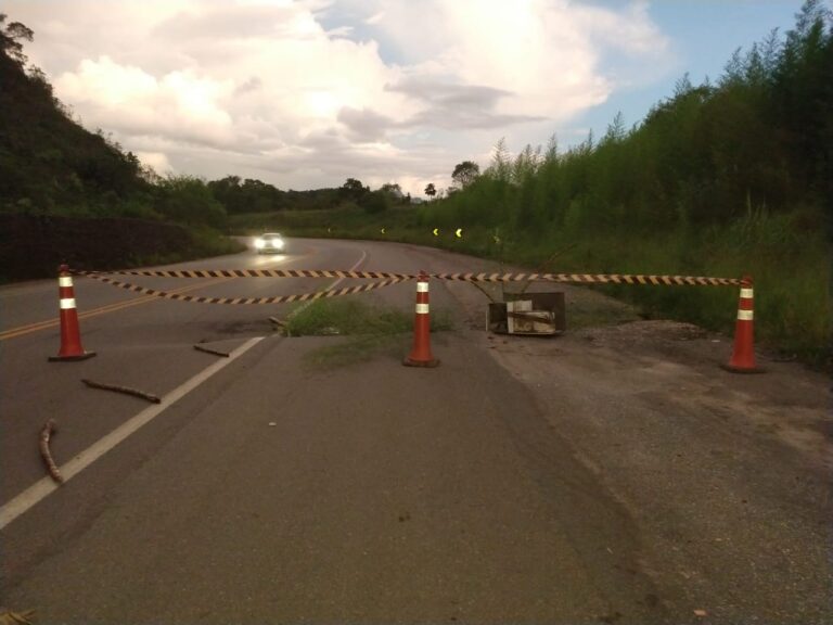 Atenção! Declive aparece na BR-356, entre Ouro Preto e Belo Horizonte