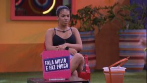 Maria é expulsa do BBB 22 por agredir Natália ao vivo