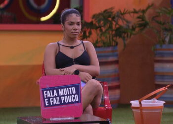 Maria é expulsa do BBB 22 por agredir Natália ao vivo