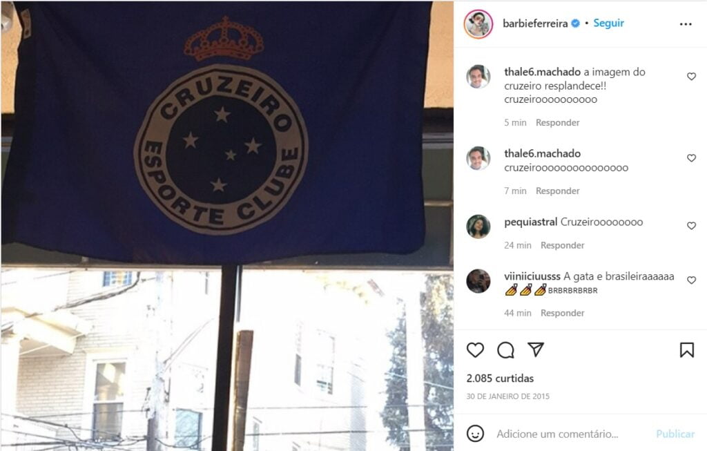 Atriz de Euphoria agita internet por fotos com a camisa do Cruzeiro