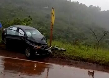 Três pessoas ficam feridas após acidente entre carros na BR-040, em Itabirito
