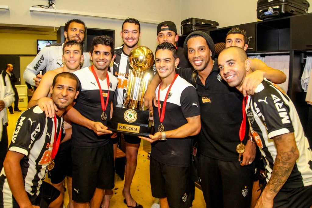 Ronaldinho faz 42 anos: os melhores momentos do “Bruxo” no Atlético