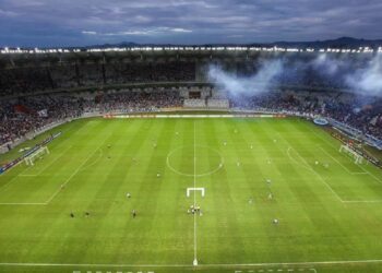 Relembre o último clássico "meio a meio" entre Atlético e Cruzeiro