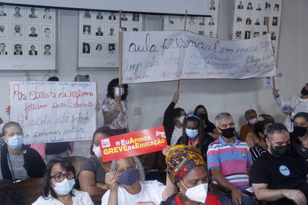 Em dia de protestos na Câmara de Ouro Preto, Renato Zoroastro deixa a Secretaria de Educação