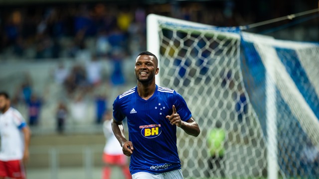 Veja os 10 últimos jogos de estreia de uniforme do Cruzeiro