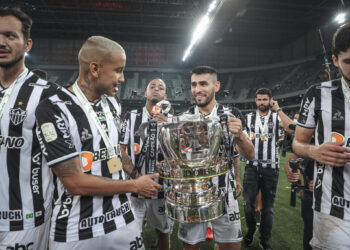 Com a volta de Alonso, qual deve ser a zaga titular do Atlético?