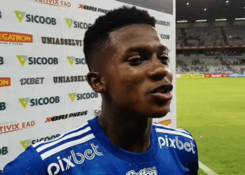 Jhosefer estreia pelo Cruzeiro e lembra origens: "Sou natural de Mariana!"