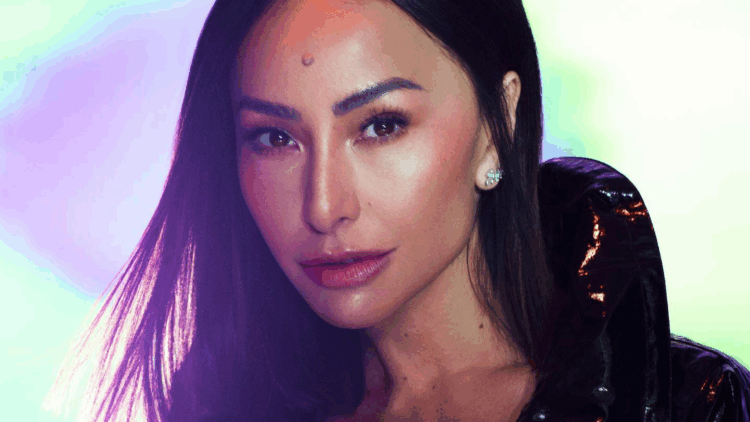 Vai pra Globo? Sabrina Sato surpreende e anuncia saída da Record